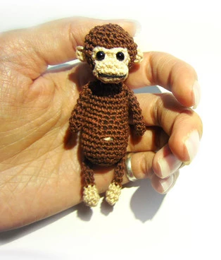 Схема Карманная обезьянка амигуруми крючком