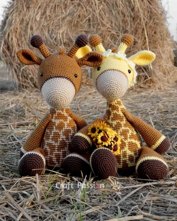 Жирафы крючком - схемы и описания игрушек амигуруми.